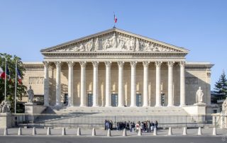 Les questions parlementaires sur la dissociation se multiplient