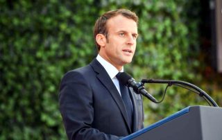 Tiers payant intégral, extension du 100 % santé… Quelles mesures promet le président-candidat Macron en cas de réélection ?