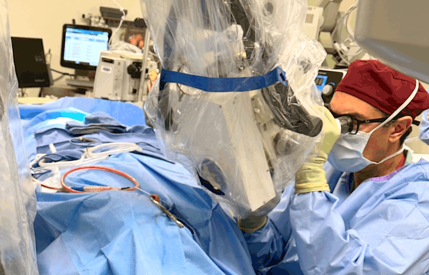 Des médecins détournent un instrument d’ophtalmologie pour observer la cochlée