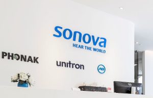Sonova voit une amélioration de ses chiffres en cours de semestre