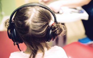 La prévalence des surdités invalidantes chez les jeunes actualisée