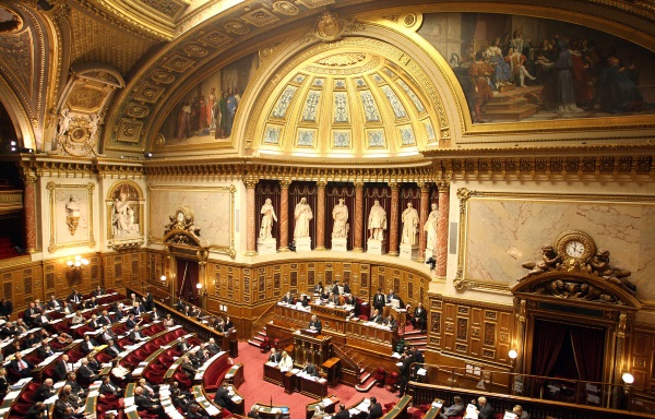 « Taxe Covid » : le Sénat double la mise pour 2021